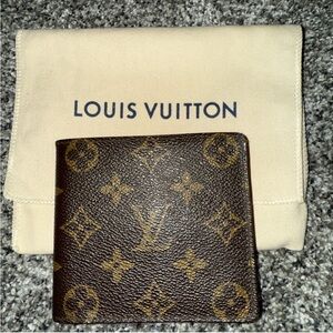 LOUIS VUITTON VINTAGE MONOGRAM BI-FOLD WALLET